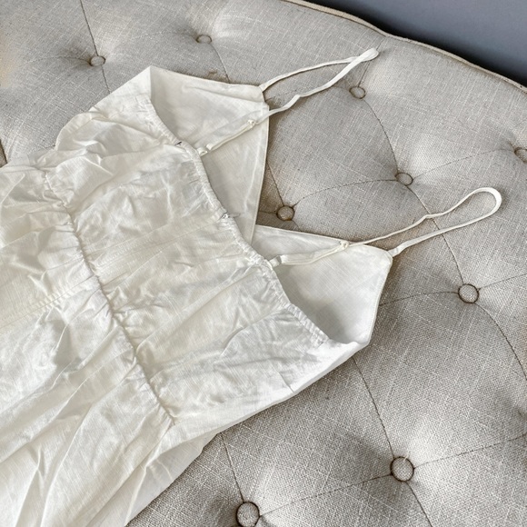 SUNDAYS in White - Picture 4 of 4